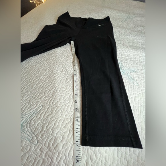 Nike Dri-fit Lowrise Capri - Picture 3 of 6